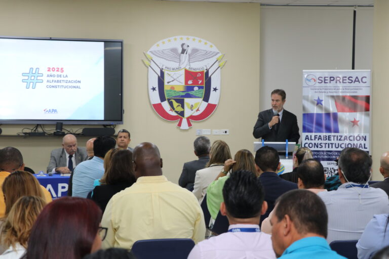 SEPRESAC realiza conversatorio de Alfabetización Constitucional a la APA